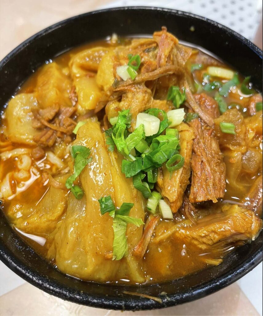 咖哩牛筋腩伊面